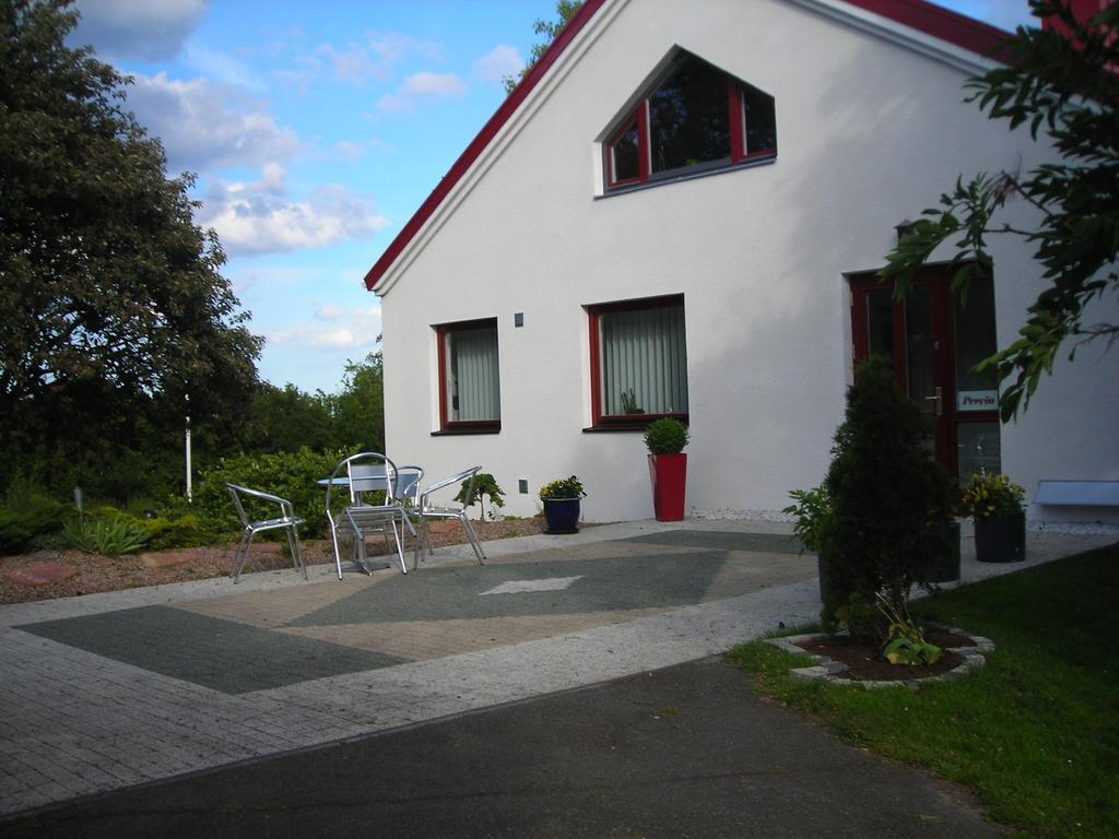Solrosen I Simrishamn - Oesterlen Kültér fotó