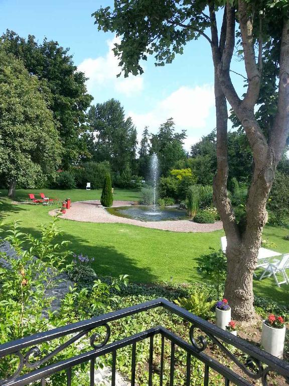 Solrosen I Simrishamn - Oesterlen Kültér fotó